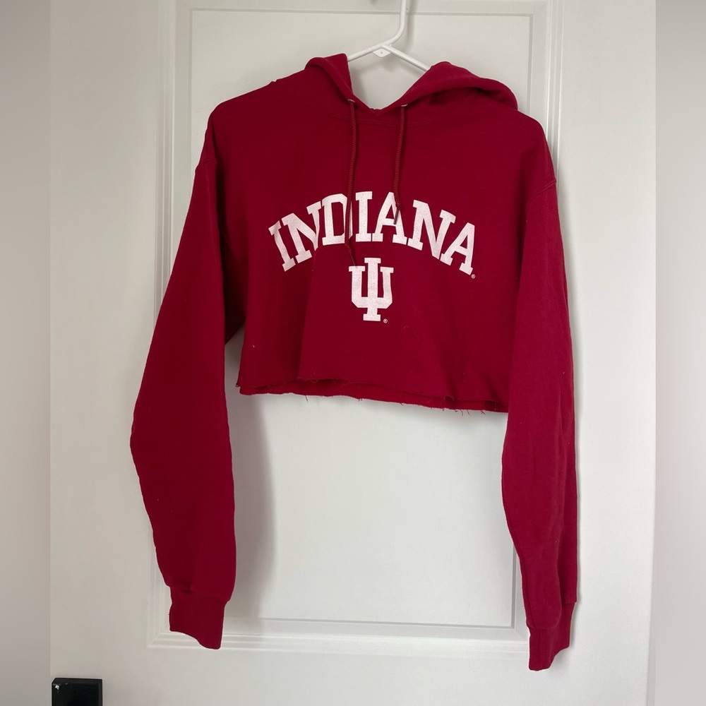 Indiana University Hoosiers Red Cropped Sweatshirt - Size Medium